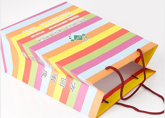 Πολυ τυπωμένο χρώματα προσαρμοσμένο τσάντες λογότυπο αγορών εγγράφου για τη συσκευασία δώρων