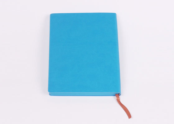 Ανοικτό μπλε μαλακό σημειωματάριο κάλυψης δέρματος PU με την άκρη χρώματος και τη ζώνη κοιλιών